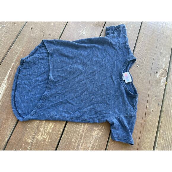Lularoe girls 2t blue shirt - Picture 1 of 3